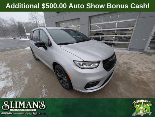 2026 Chrysler Pacifica Select