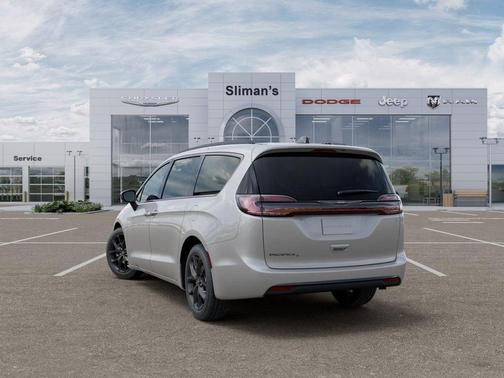 Silver Mist 2026 Chrysler Pacifica Select