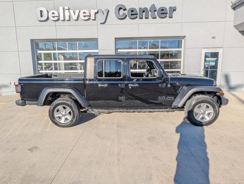 2020 Jeep Gladiator Sport