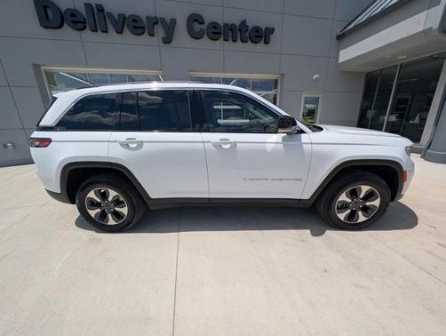 2022 Jeep Grand Cherokee 4xe Base