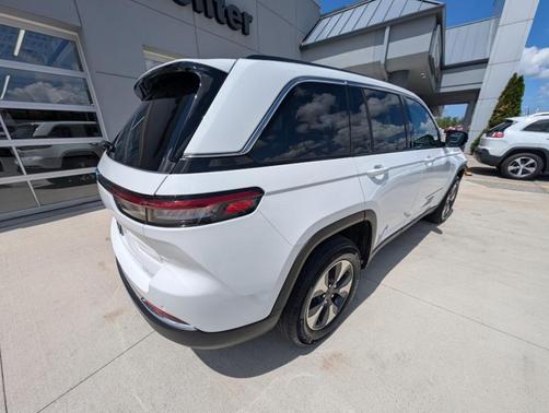 2022 Jeep Grand Cherokee 4xe Base