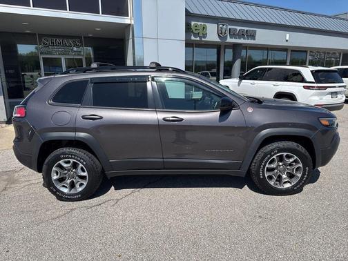 Granite Crystal Clearcoat Metallic 2022 Jeep Cherokee Trailhawk