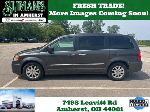 2016 Chrysler Town & Country Touring