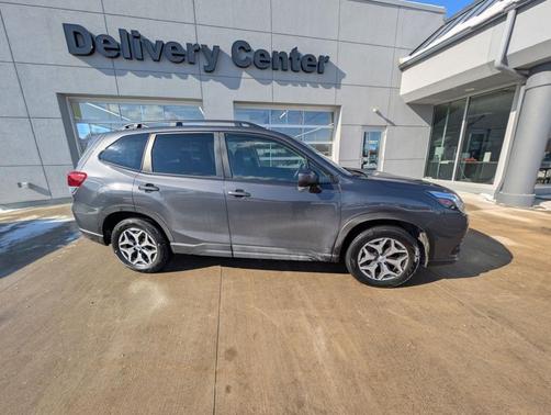 2023 Subaru Forester Premium