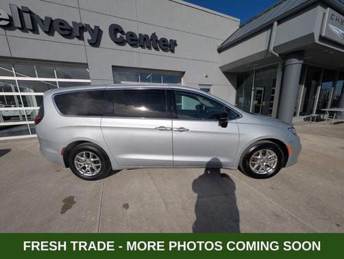 2024 Chrysler Pacifica Touring-L