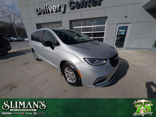 2024 Chrysler Pacifica Touring-L