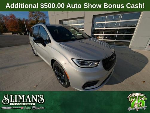 2026 Chrysler Pacifica Select