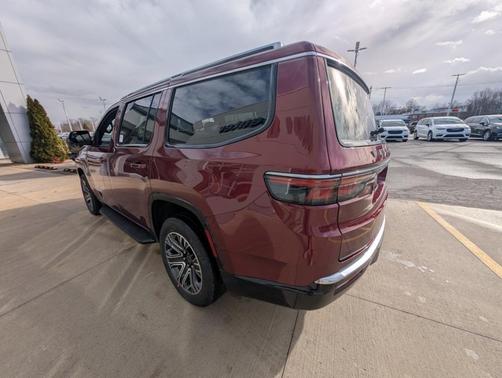 2025 Jeep Wagoneer Base