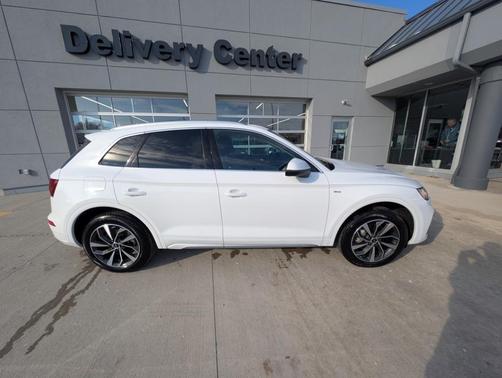 2023 Audi Q5 45 S line quattro Premium