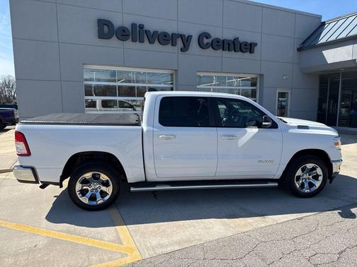 Bright White Clearcoat 2019 RAM 1500 Big Horn