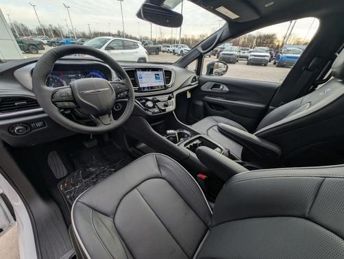 Bright White 2026 Chrysler Pacifica Limited