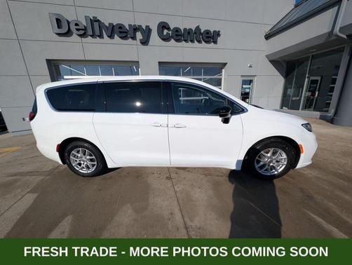 2024 Chrysler Pacifica Touring-L