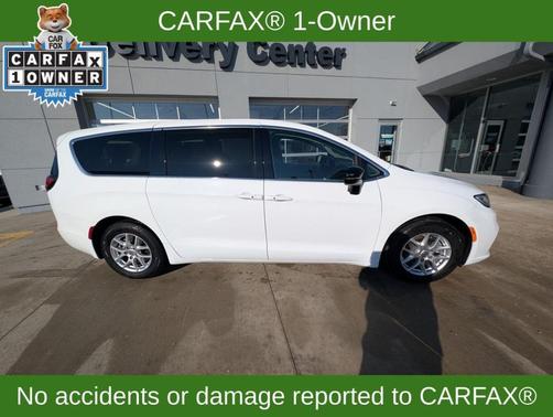 2024 Chrysler Pacifica Touring-L