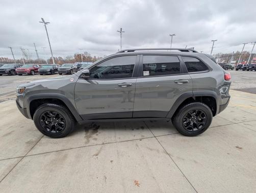 2022 Jeep Cherokee Trailhawk