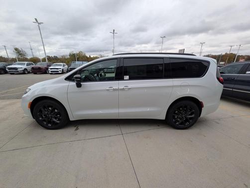 2026 Chrysler Pacifica Limited