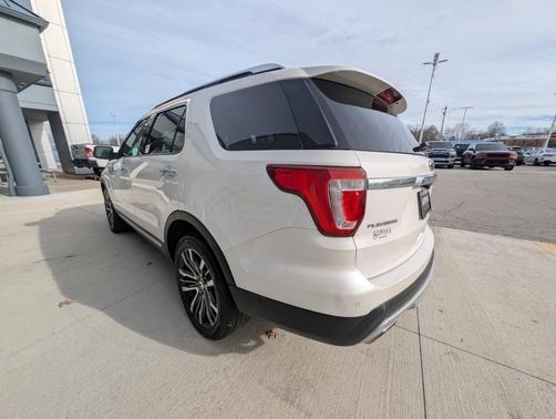 2017 Ford Explorer Platinum