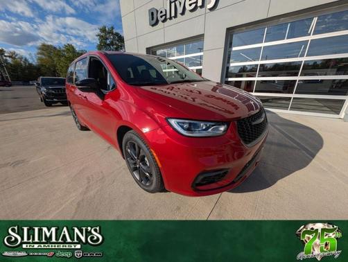 2026 Chrysler Pacifica Select