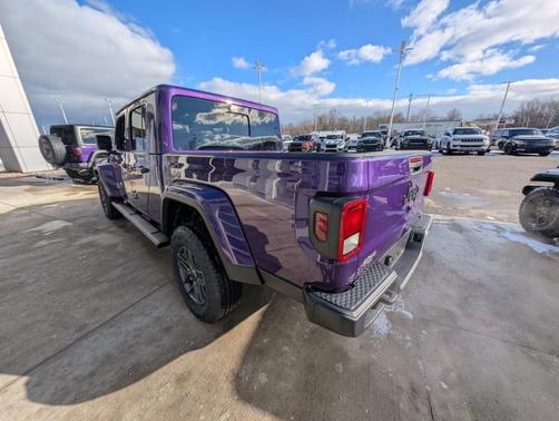 2026 Jeep Gladiator Sport