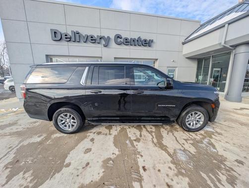 2024 Chevrolet Suburban LT