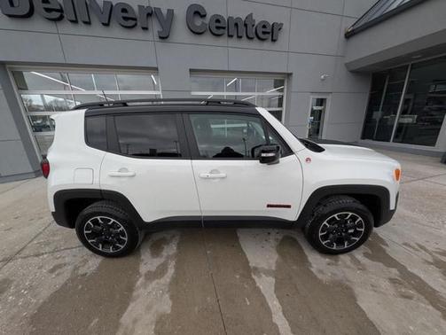 2023 Jeep Renegade Trailhawk