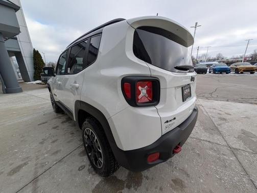 2023 Jeep Renegade Trailhawk