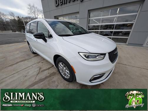 2026 Chrysler Pacifica Select