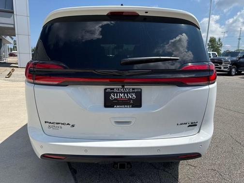 Bright White Clearcoat 2026 Chrysler Pacifica Limited