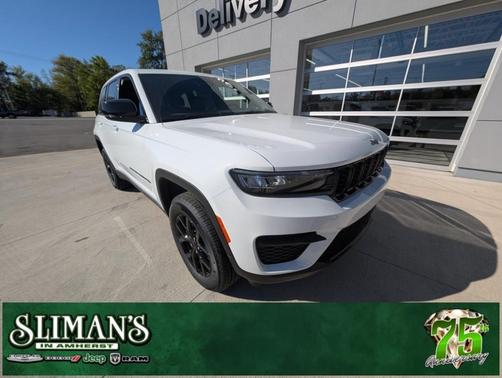 2025 Jeep Grand Cherokee Laredo