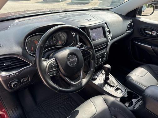 Velvet Red Pearlcoat 2021 Jeep Cherokee Latitude Lux