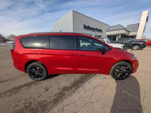 2026 Chrysler Pacifica Limited