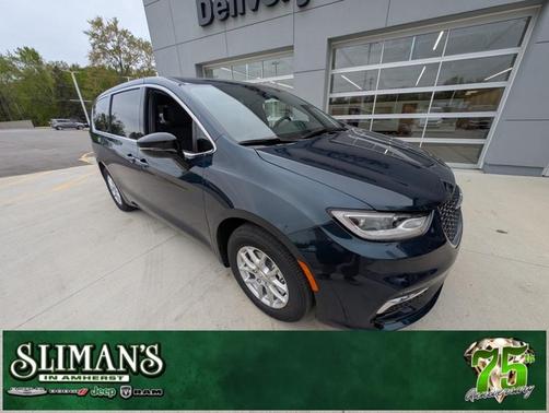 2025 Chrysler Pacifica Select