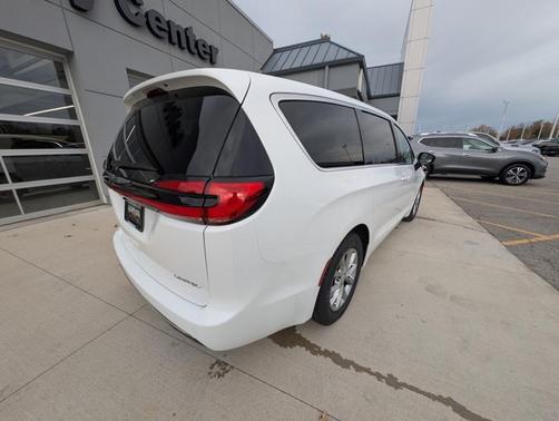 2026 Chrysler Pacifica Limited