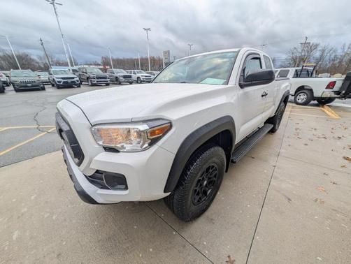 2022 Toyota Tacoma SR