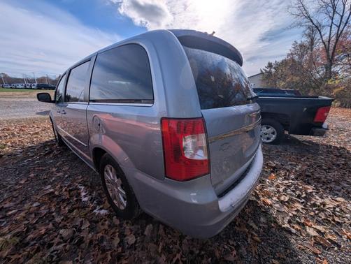 2013 Chrysler Town & Country Touring