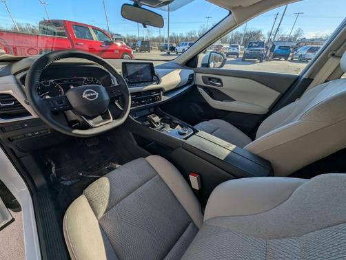 2025 Nissan Rogue SV