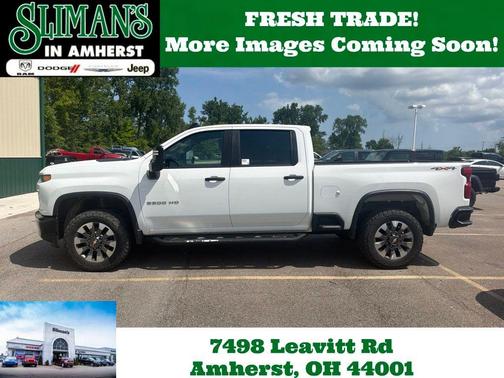 Summit White 2022 Chevrolet Silverado 2500 Custom