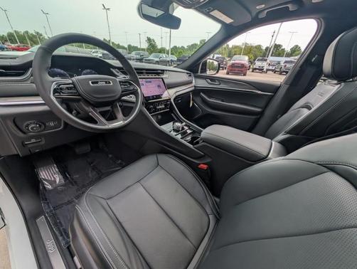 2025 Jeep Grand Cherokee Overland