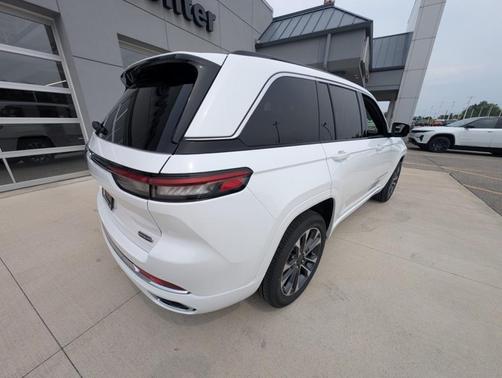 2025 Jeep Grand Cherokee Overland