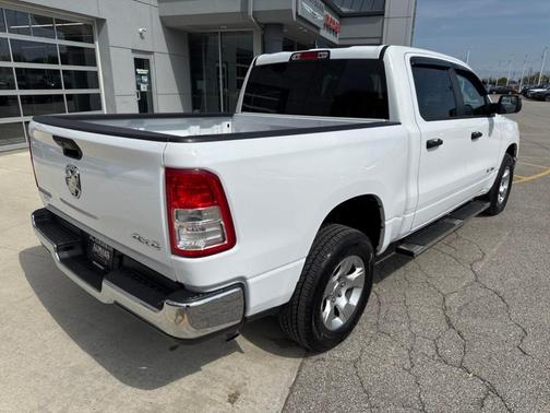 Bright White Clearcoat 2024 RAM 1500 Big Horn/Lone Star