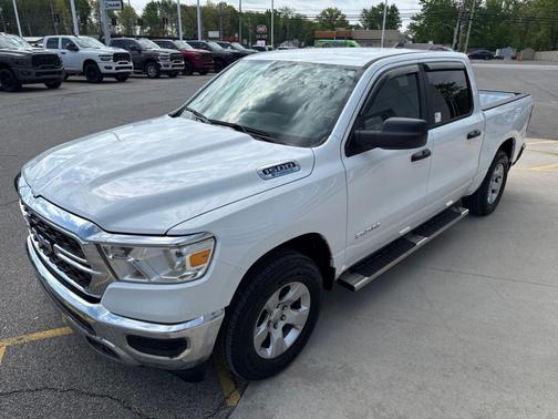 Bright White Clearcoat 2024 RAM 1500 Big Horn/Lone Star