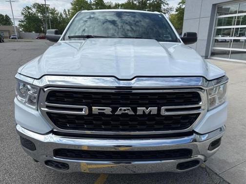 Bright White Clearcoat 2024 RAM 1500 Big Horn/Lone Star