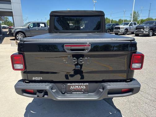 Black Clearcoat 2024 Jeep Gladiator Sport