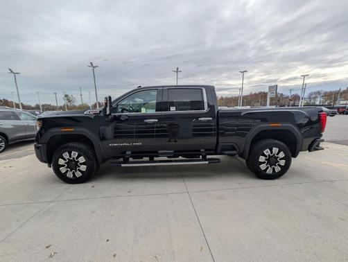 2024 GMC Sierra 2500 Denali