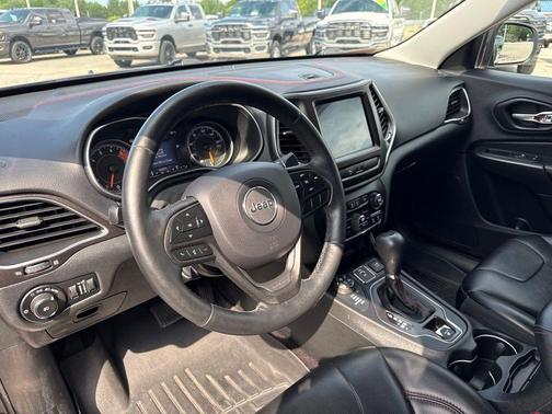 Diamond Black 2019 Jeep Cherokee Trailhawk