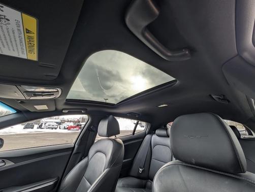 2021 Kia Stinger GT1