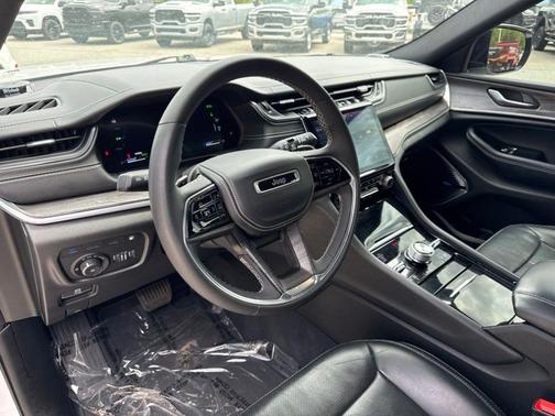 Bright White Clearcoat 2022 Jeep Grand Cherokee 4xe Overland