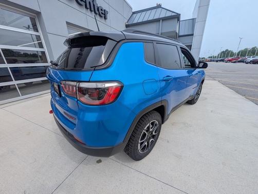 2025 Jeep Compass Trailhawk