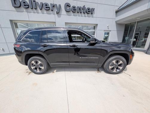 2025 Jeep Grand Cherokee 4xe Base