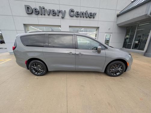 2020 Chrysler Pacifica Launch Edition