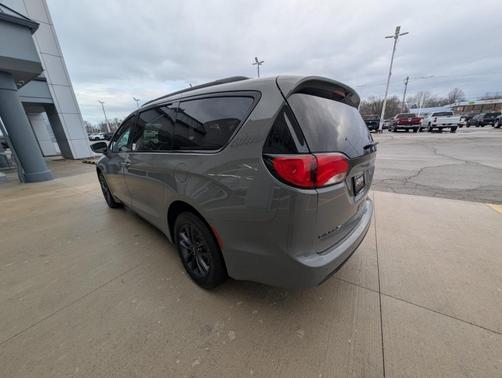2020 Chrysler Pacifica Launch Edition